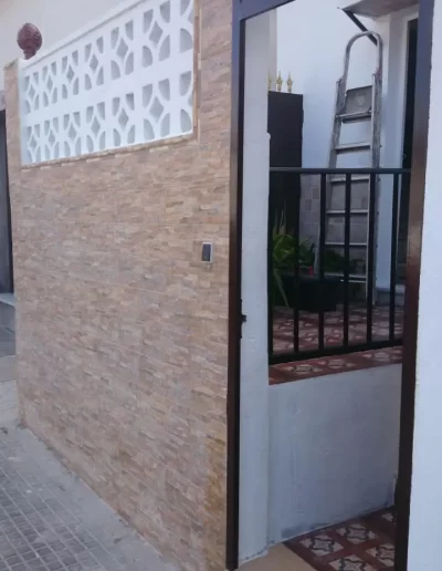 Construcción de Muro de Entrada